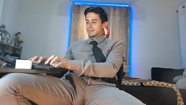 Andrew 4  online show from 09.23.25