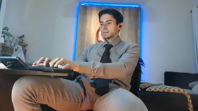 Andrew 4  online show from 09.26.25