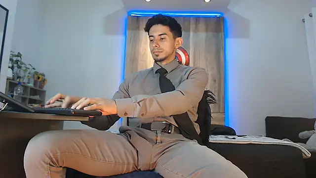 Andrew 4  online show from 11.11.25