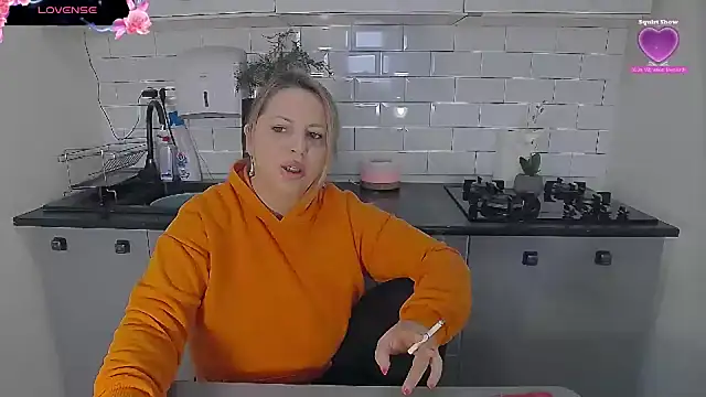 erikaerika online show from 01.12.26