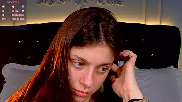 Eille Elfie online show from 11.19.25