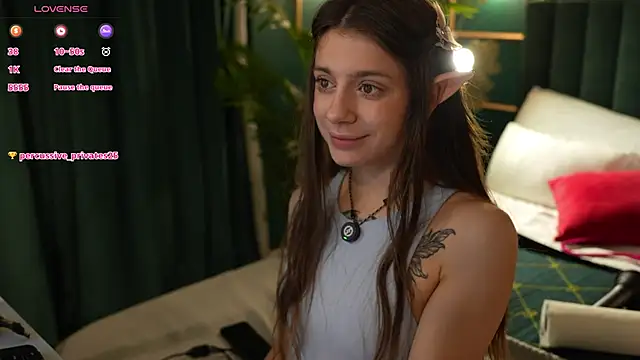 Eille Elfie online show from 12.15.25