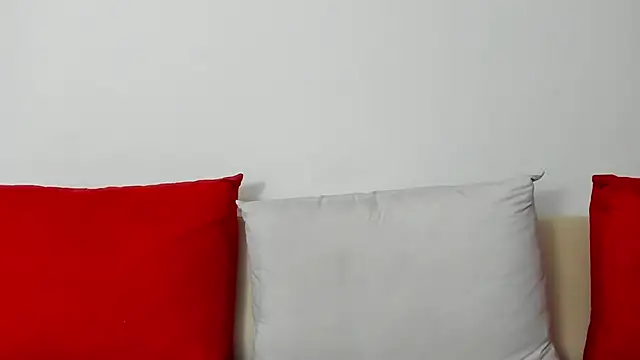 Snapshot of cute_angel95 chatting on 09.11.25 cute angel95 online show from 09.11.25