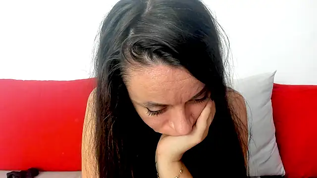 Snapshot of cute_angel95 chatting on 10.28.25 cute angel95 online show from 10.28.25