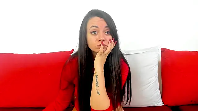 Snapshot of cute_angel95 chatting on 11.18.25 cute angel95 online show from 11.18.25