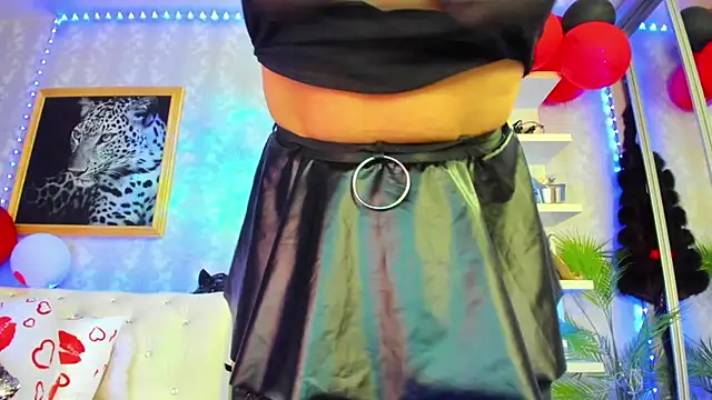 Snapshot of FlowerofLove chatting on 03.11.25 FlowerofLove online show from 03.11.25