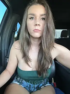 MaggyMayI online show from 10.14.25