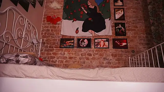 Evelively online show from 12.19.25