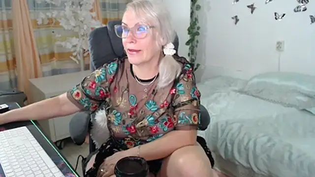 Ghertrude52 online show from 06.15.26