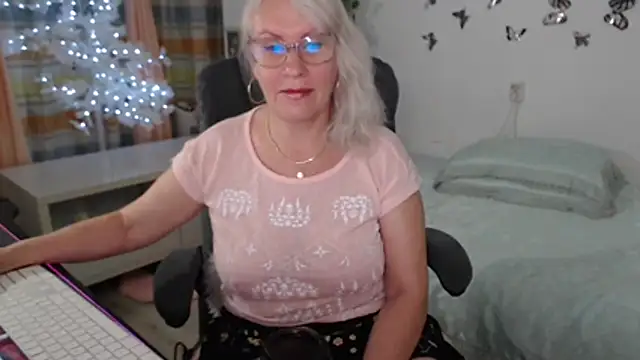 Ghertrude52 online show from 06.19.26