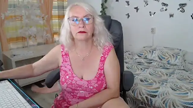 Snapshot of Ghertrude52 chatting on 07.07.26 Ghertrude52 online show from 07.07.26