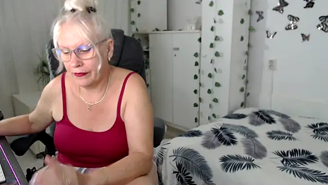 Snapshot of Ghertrude52 chatting on 07.30.26 Ghertrude52 online show from 07.30.26