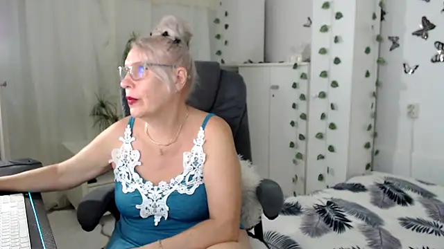 Snapshot of Ghertrude52 chatting on 08.03.26 Ghertrude52 online show from 08.03.26