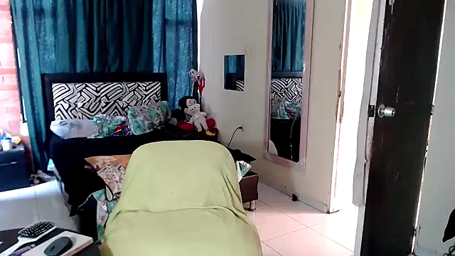 Sashaferrari2000 online show from 02.04.26