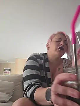PinkTheHawk online show from 06.04.26