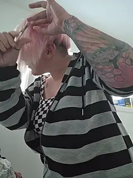 PinkTheHawk online show from 06.07.26