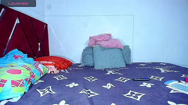 DanisaBrown online show from 12.10.24