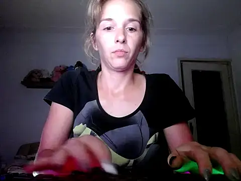 SexxyLety online show from 09.13.25