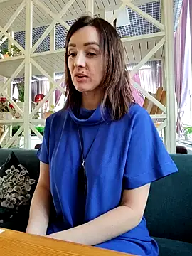 Snapshot of EvaXOAir chatting on 12.14.24 EvaXOAir online show from 12.14.24