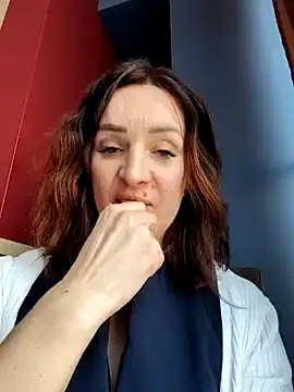 Snapshot of EvaXOAir chatting on 12.21.24 EvaXOAir online show from 12.21.24