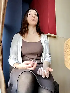 Snapshot of EvaXOAir chatting on 03.21.25 EvaXOAir online show from 03.21.25