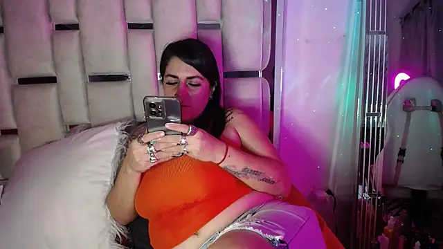 Snapshot of chelaqueen_ chatting on 03.21.25 chelaqueen online show from 03.21.25