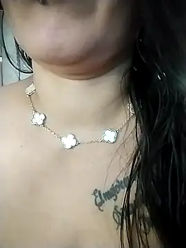 Snapshot of chelaqueen_ chatting on 11.30.25 chelaqueen online show from 11.30.25