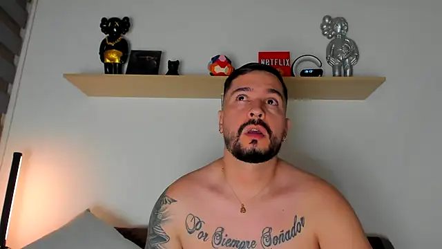 Snapshot of camilo_restrepo21 chatting on 01.27.25 camilo restrepo21 online show from 01.27.25