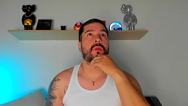 Snapshot of camilo_restrepo21 chatting on 02.18.25 camilo restrepo21 online show from 02.18.25