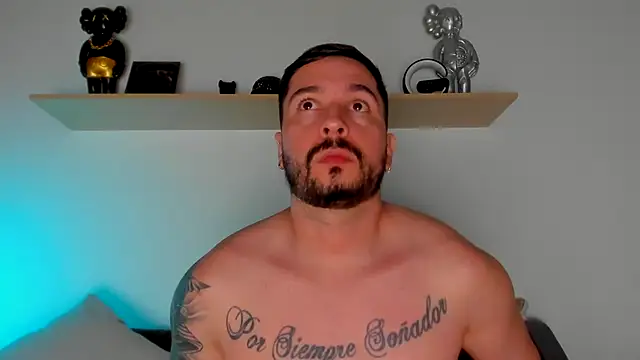 Snapshot of camilo_restrepo21 chatting on 03.15.25 camilo restrepo21 online show from 03.15.25