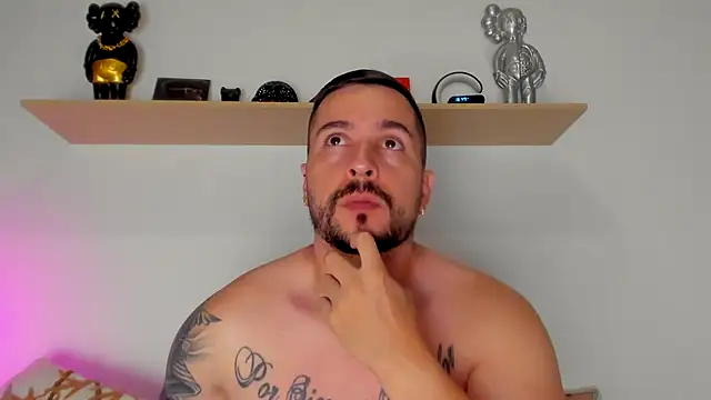 Snapshot of camilo_restrepo21 chatting on 09.28.25 camilo restrepo21 online show from 09.28.25