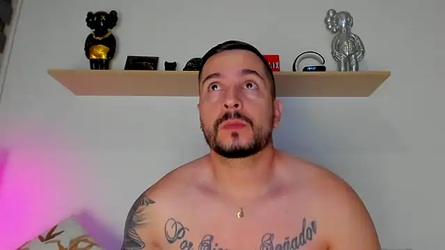 Snapshot of camilo_restrepo21 chatting on 09.30.25 camilo restrepo21 online show from 09.30.25