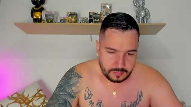 Snapshot of camilo_restrepo21 chatting on 11.11.25 camilo restrepo21 online show from 11.11.25