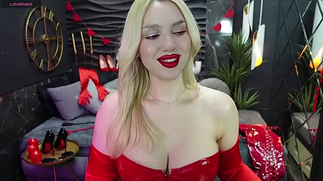 Snapshot of MistressDarsy chatting on 02.14.25 MistressDarsy online show from 02.14.25