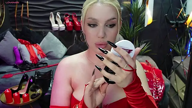 Snapshot of MistressDarsy chatting on 02.23.25 MistressDarsy online show from 02.23.25