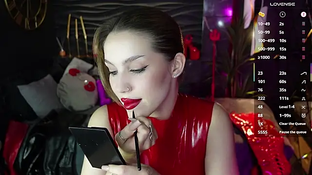 Snapshot of MistressDarsy chatting on 10.15.25 MistressDarsy online show from 10.15.25