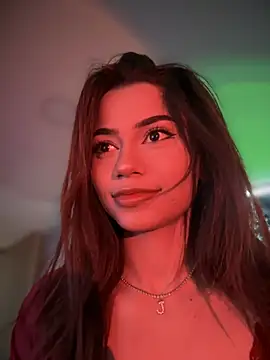 Snapshot of Sweett_Priya chatting on 12.22.24 Sweett Priya online show from 12.22.24