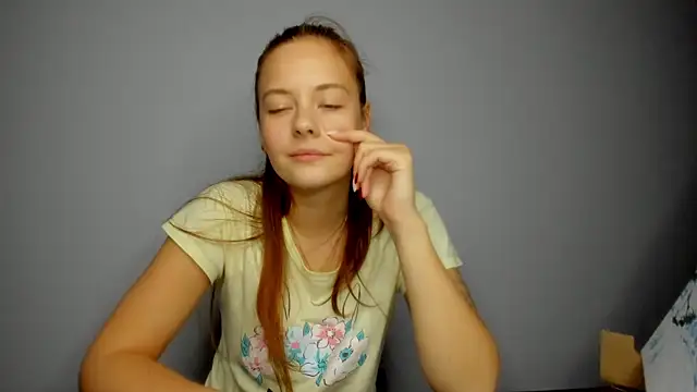 Snapshot of why_again_me chatting on 12.06.24 why again me online show from 12.06.24