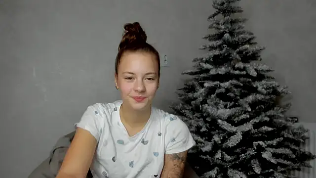 Snapshot of why_again_me chatting on 12.13.24 why again me online show from 12.13.24