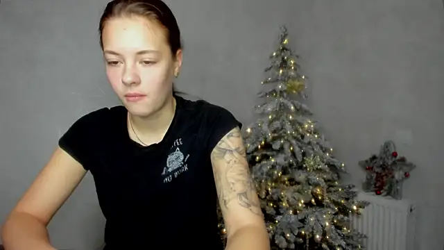 Snapshot of why_again_me chatting on 12.26.24 why again me online show from 12.26.24