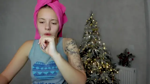 Snapshot of why_again_me chatting on 01.02.25 why again me online show from 01.02.25