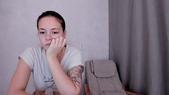 Snapshot of why_again_me chatting on 01.30.25 why again me online show from 01.30.25