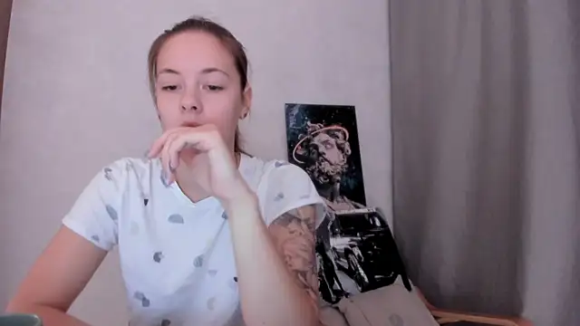 Snapshot of why_again_me chatting on 02.03.25 why again me online show from 02.03.25