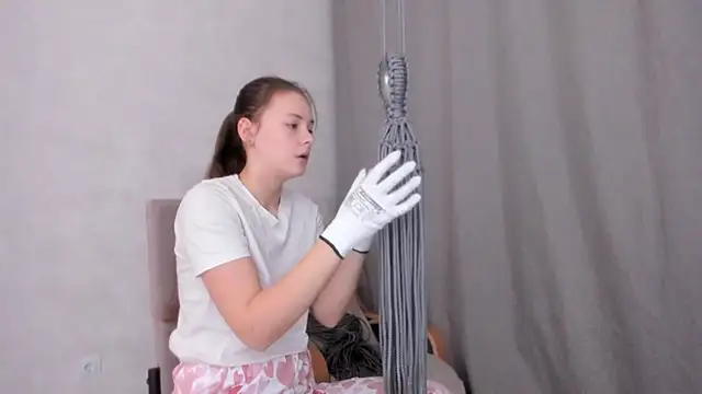 Snapshot of why_again_me chatting on 02.13.25 why again me online show from 02.13.25