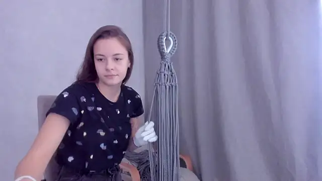 Snapshot of why_again_me chatting on 02.14.25 why again me online show from 02.14.25