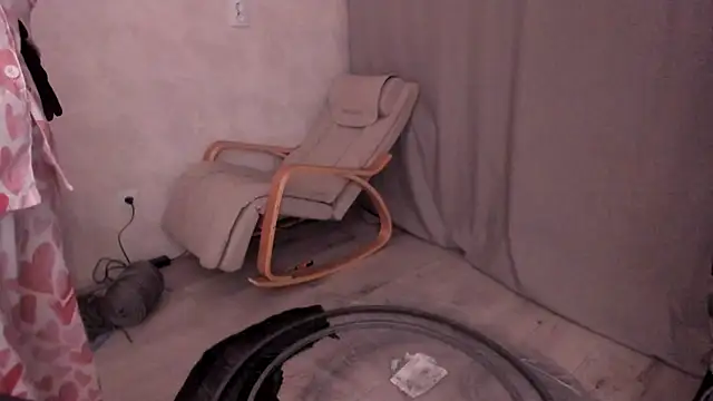 Snapshot of why_again_me chatting on 02.25.25 why again me online show from 02.25.25