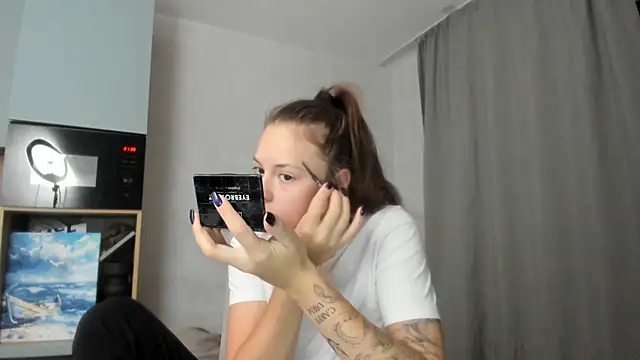 Snapshot of why_again_me chatting on 09.12.25 why again me online show from 09.12.25