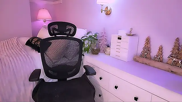 Wonderful Woman online show from 05.03.26