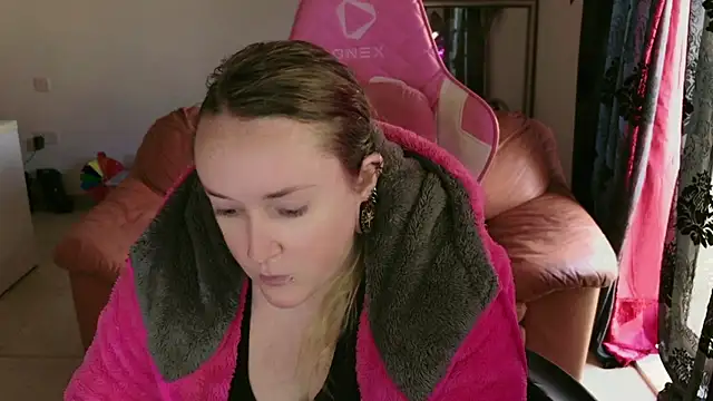 kisicaxx online show from 01.30.25