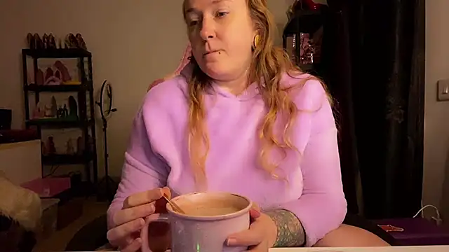 kisicaxx online show from 11.23.25